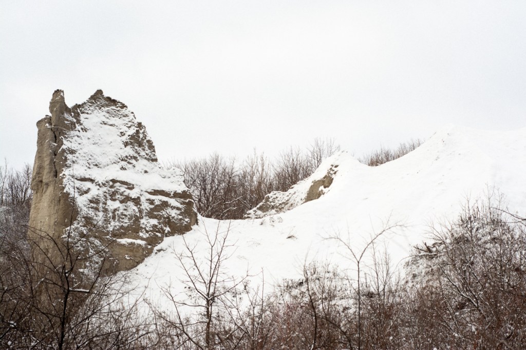 A snowy image of the Scarborough Bluffs.