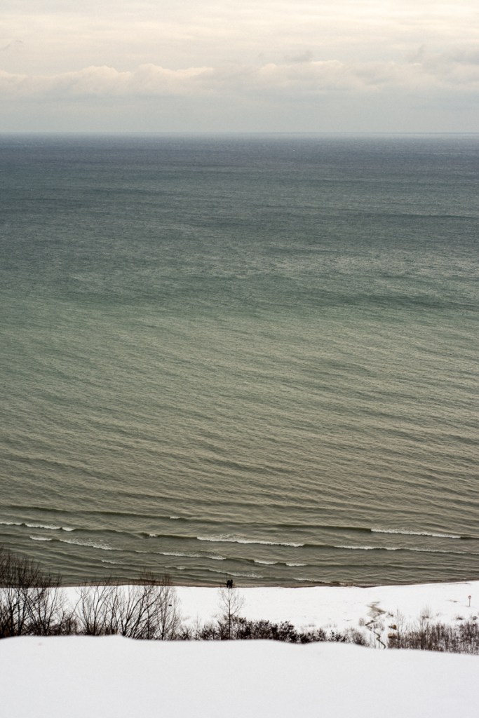A snowy image from the shore of Lake Ontario at the Cathedral Bluffs park.